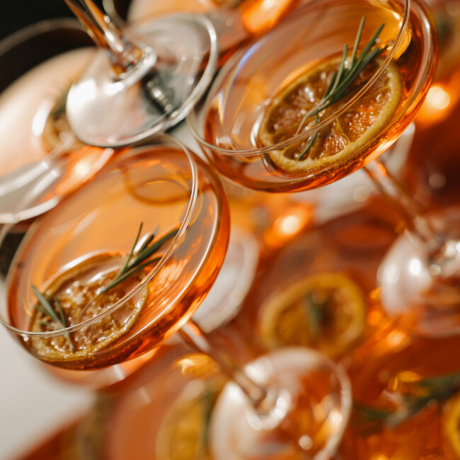 Aperol Tower bei Hochzeit by Melanie Hutterer Weddings & Events