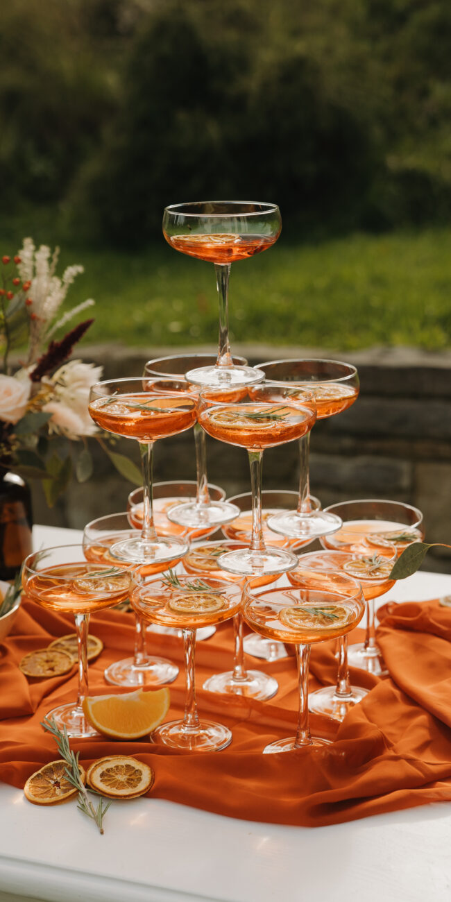 Aperol Tower bei Hochzeit by Melanie Hutterer Weddings & Events